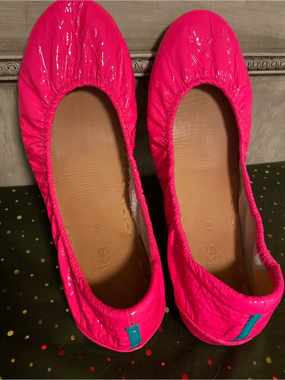 EUC Tieks Pop Pink Patent Ballet Flats Size 10 - Picture 8 of 8
